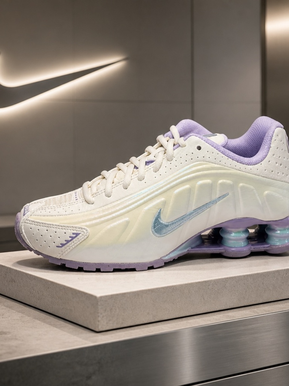 Nike Youth size 4.5 Shox R4 White & Lavender Lightweight Running Shoes